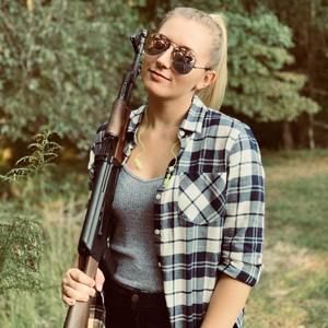 Meet your Posher, Carlee